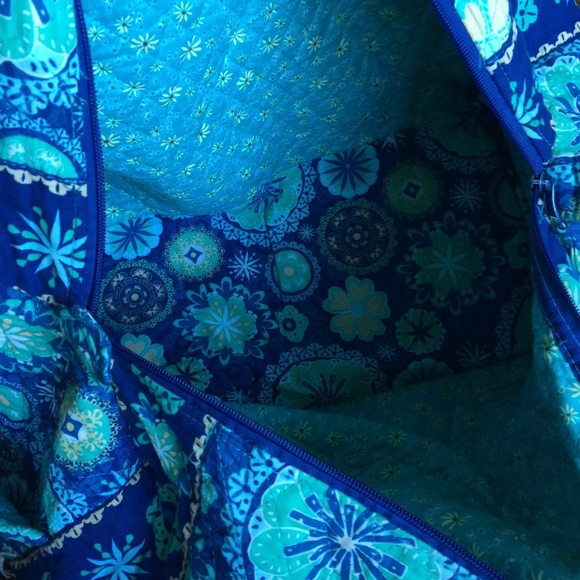 Quilted Duffle Bag - Picture 3 of 3